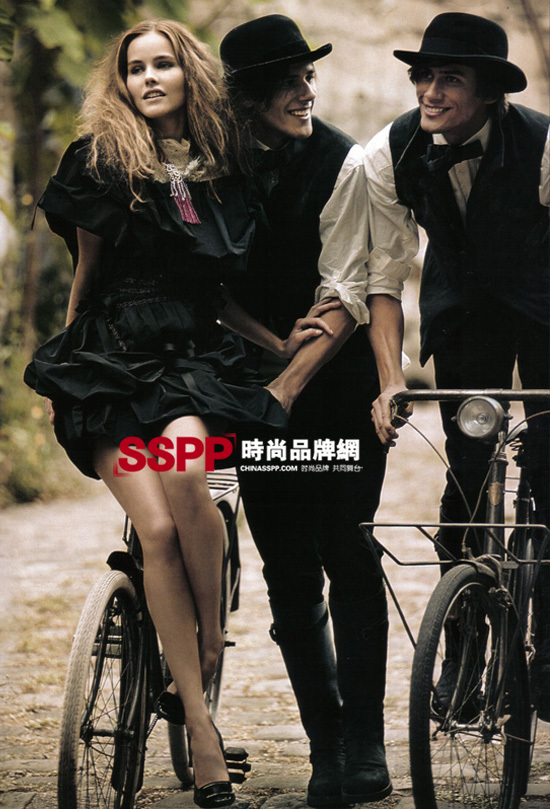意大利版《VOGUE》封面